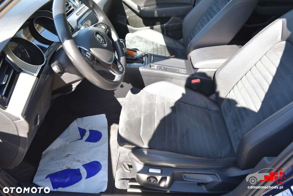 Volkswagen Passat - 13