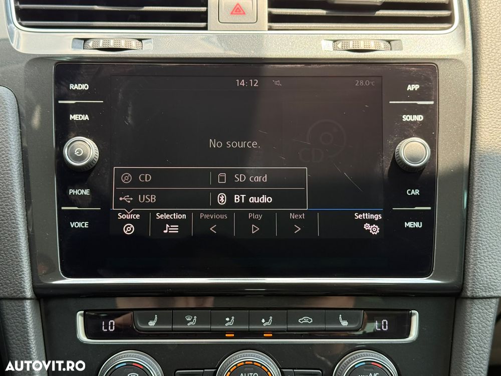 Volkswagen Golf - 10