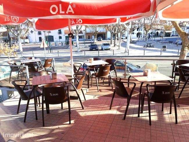 Espaço Comercial Totalmente Equipado em Almeirim - Grande imagem: 2/18