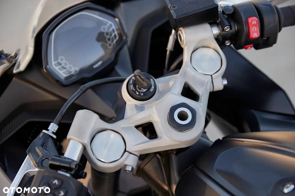 Triumph Daytona - 7