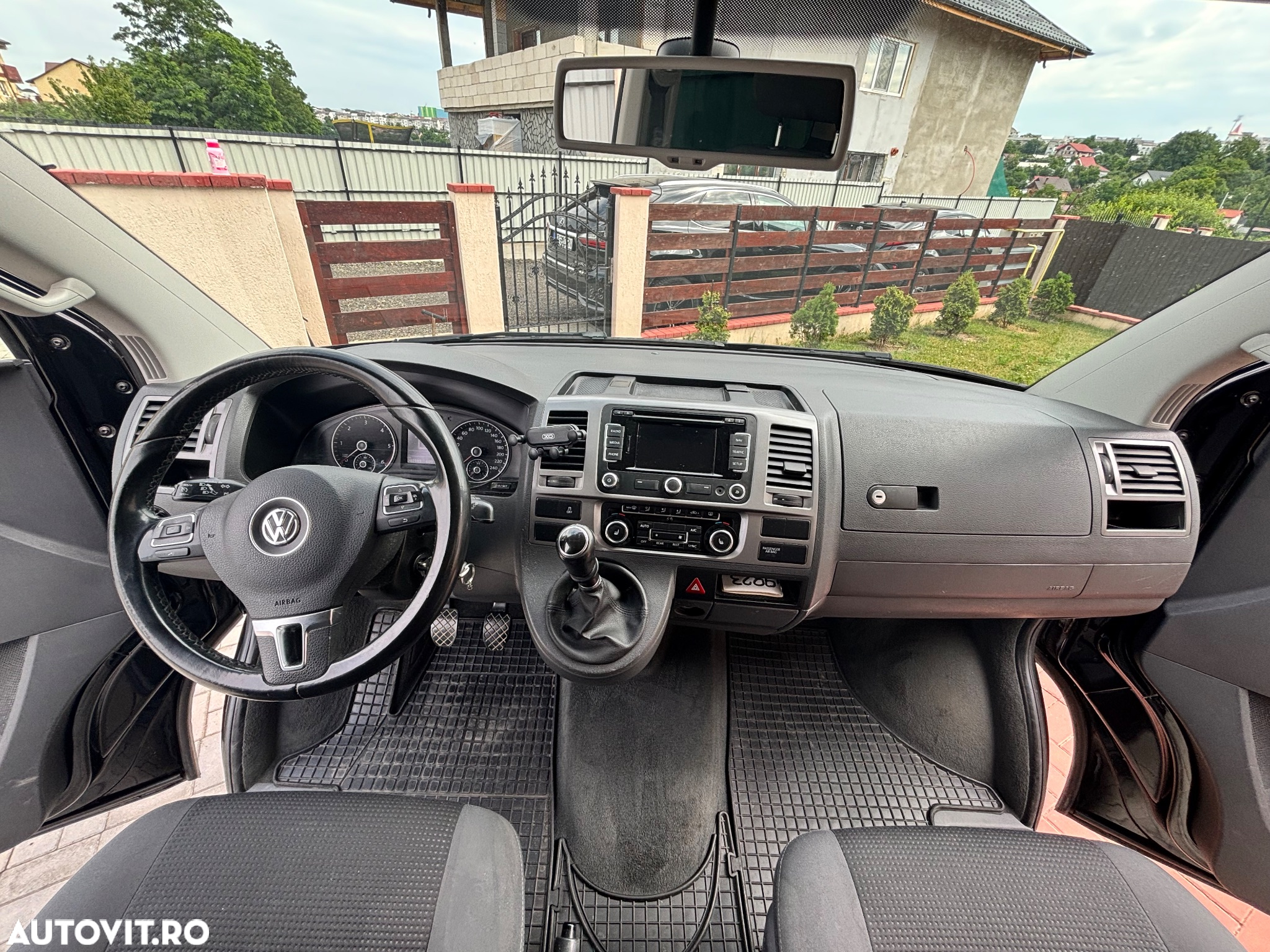 Volkswagen Multivan - 17