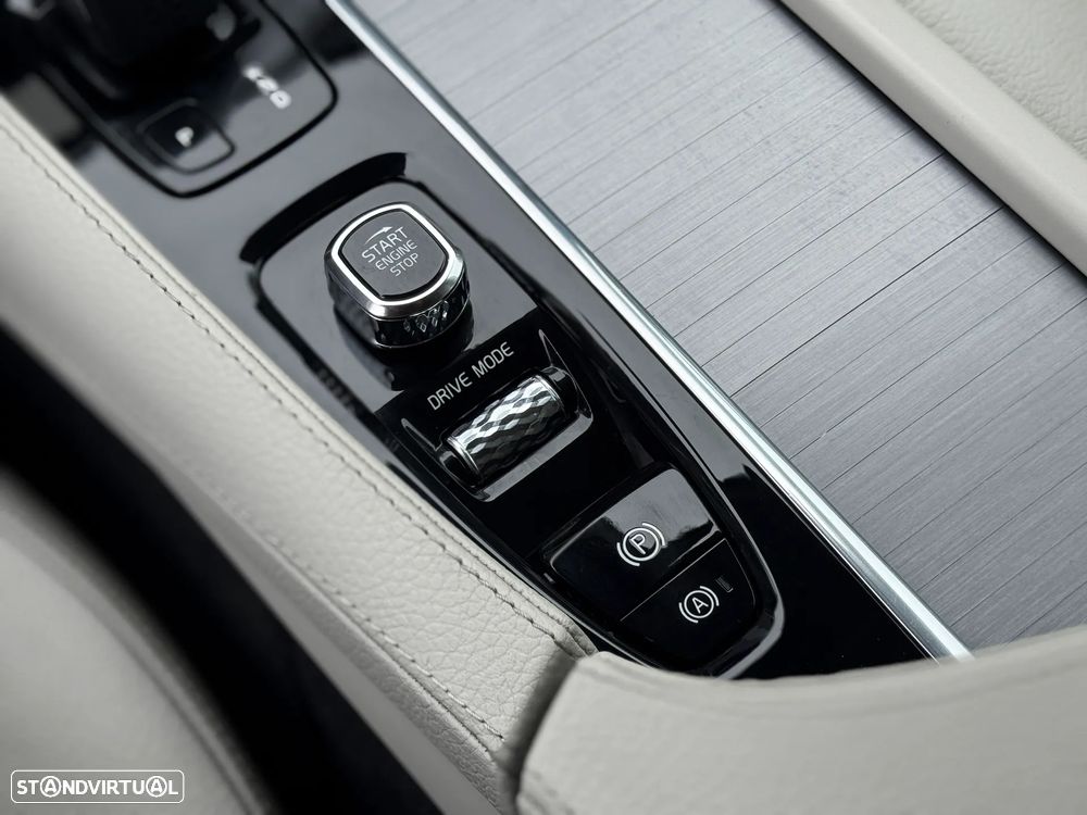 Volvo XC 90 2.0 T8 PHEV Momentum AWD - 23