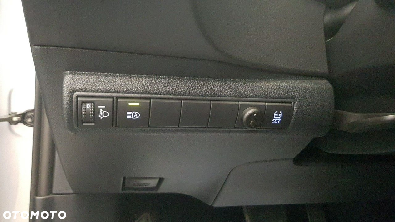 Toyota Corolla - 25