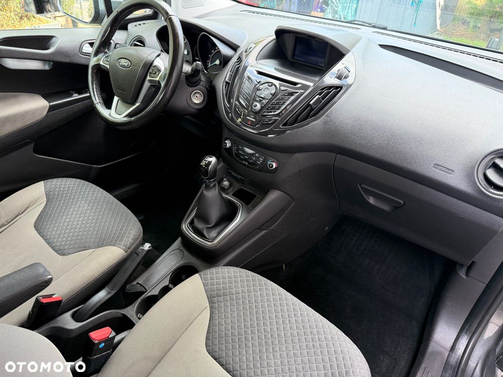 Ford Tourneo Courier 1.0 EcoBoost Titanium - 14