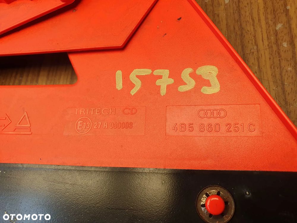 Uchwyt 8E5860285 4B5860251C Mocowanie Rygiel Trojkat Ostrzegawczy Klapa Audi A4 B6 B7 Sedan - 11