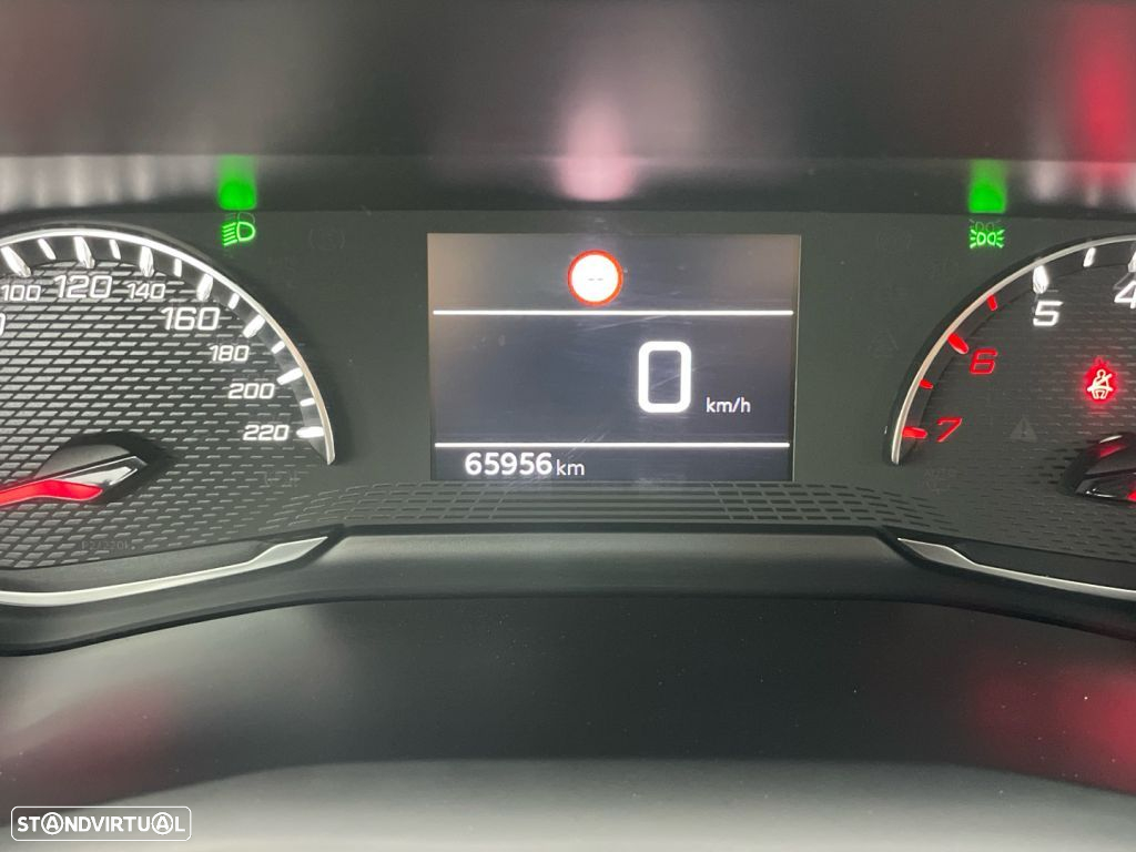 Peugeot 2008 1.2 PureTech Active Pack - 9