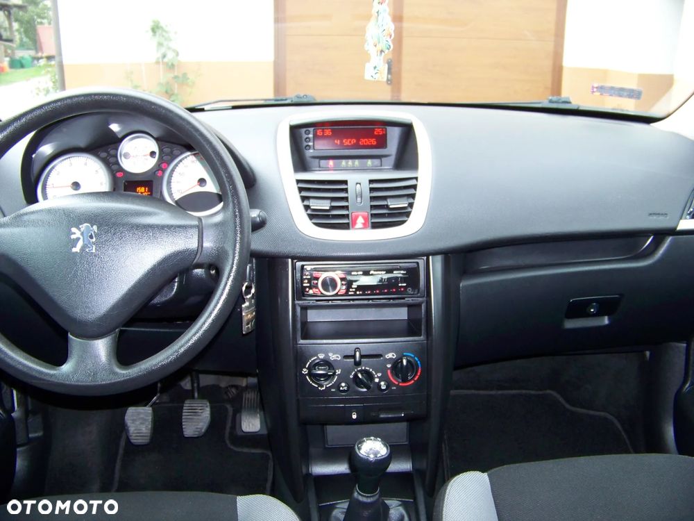 Peugeot 207 1.4 Trendy - 22