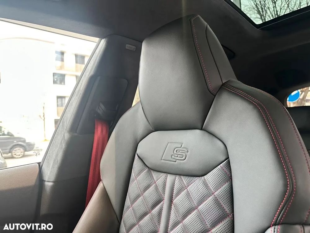 Audi Q8 SUV TFSI e quattro 290 kW tiptronic S line business - 15