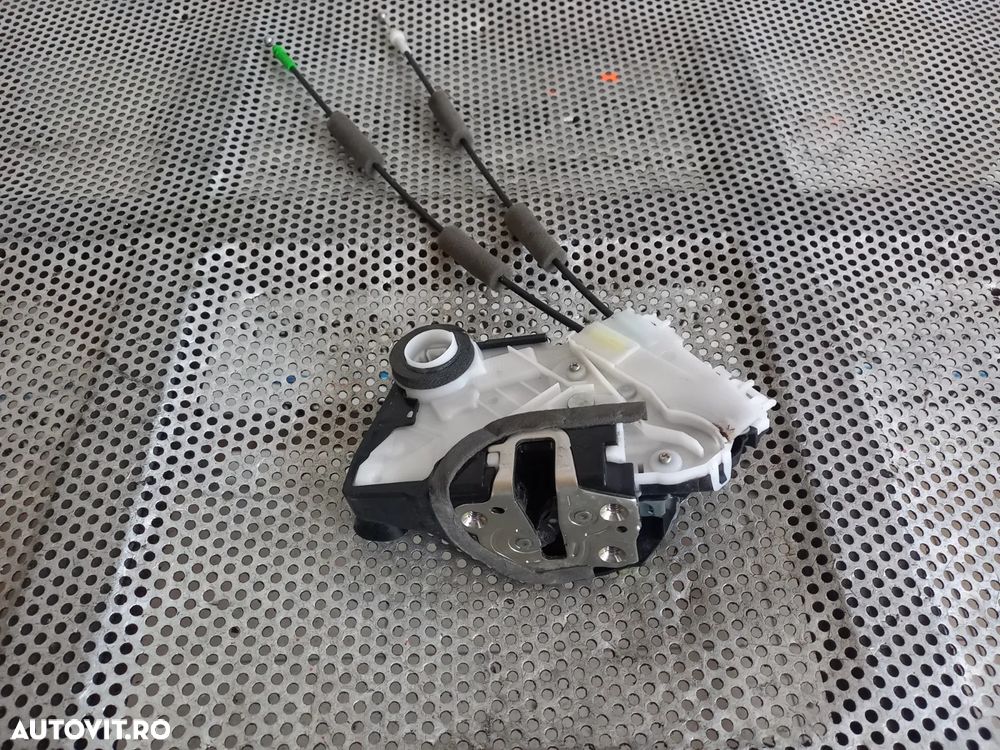 Broasca Blocator Incuietoare Stanga Fata Toyota Yaris Cross Yaris 4 An 2020-2021-2022-2023-2024 1.5 - 5