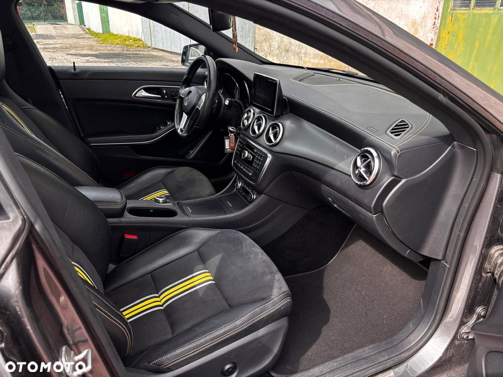 Mercedes-Benz CLA 250 7G-DCT AMG Line - 18