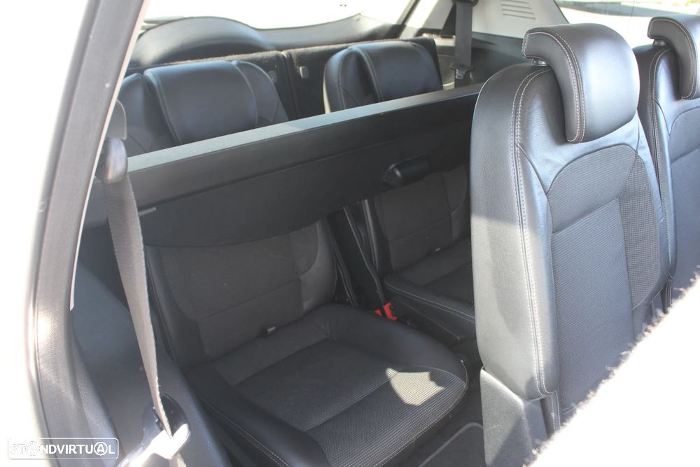 Ford S-Max 1.8 TDCi Titanium 7L - 41