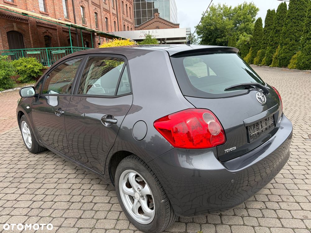 Toyota Auris 1.6 VVT-i Terra Start - 24