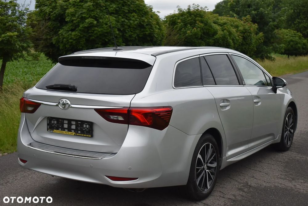 Toyota Avensis - 11