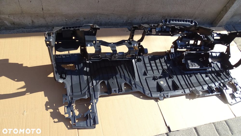 TOYOTA COROLLA E21 - deska rozdzielcza, konsoleta - 12