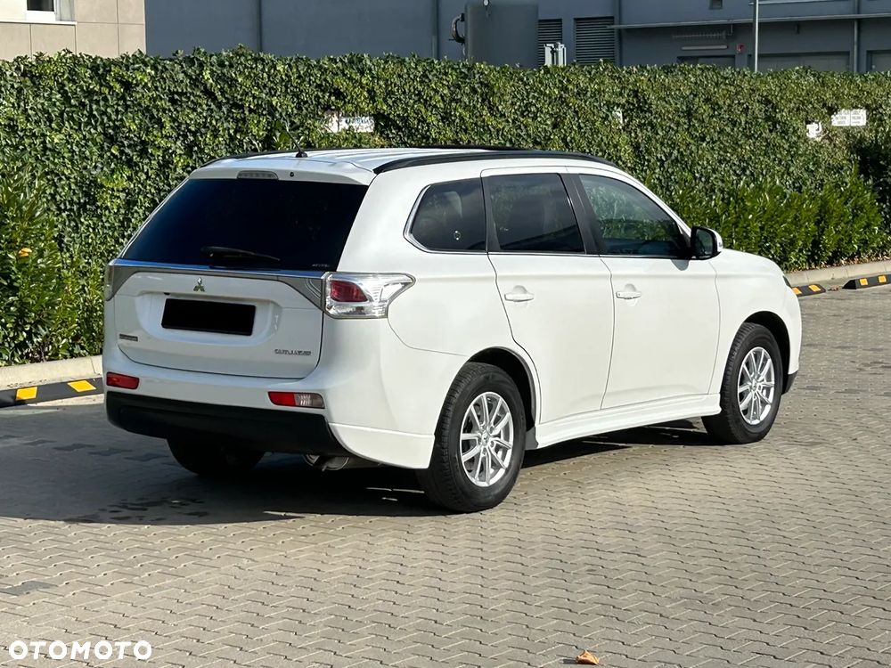 Mitsubishi Outlander 2.2 DI-D 4WD Automatik Instyle - 6