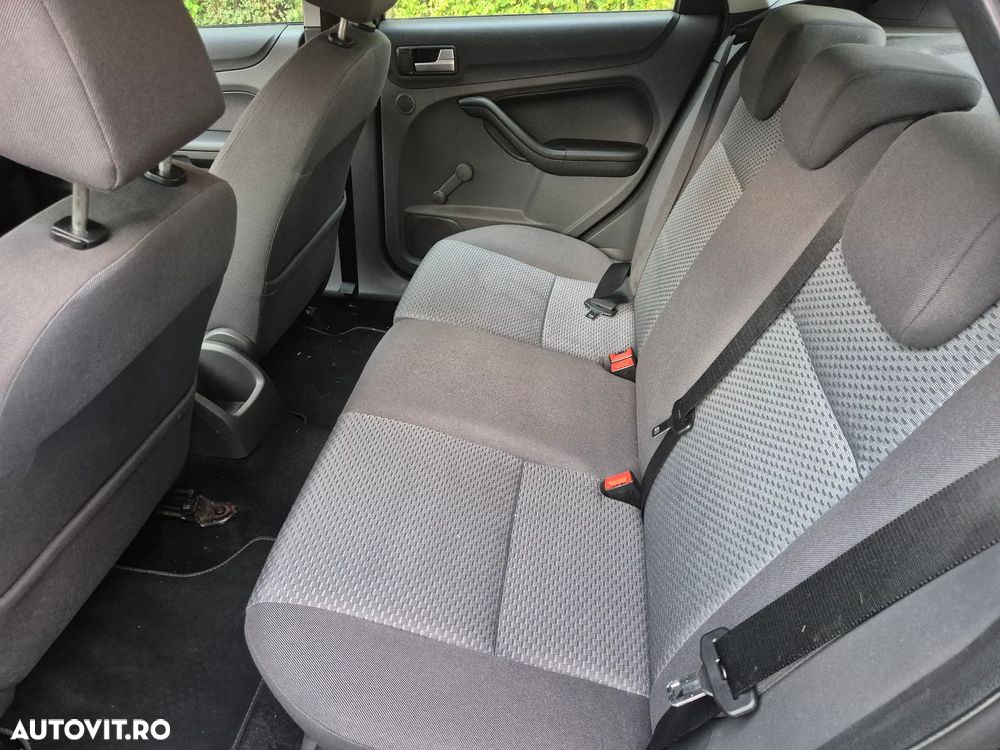 Ford Focus 1.6 TDCi Style - 7