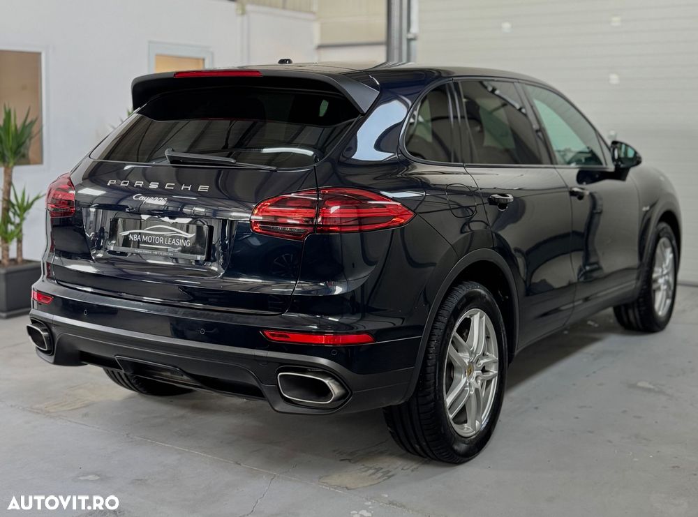 Porsche Cayenne 3.0 L - 5