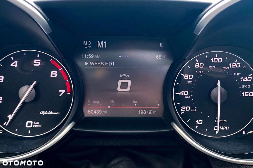 Alfa Romeo Giulia 2.0 Turbo 16V AT8-Q4 Veloce Ti - 25