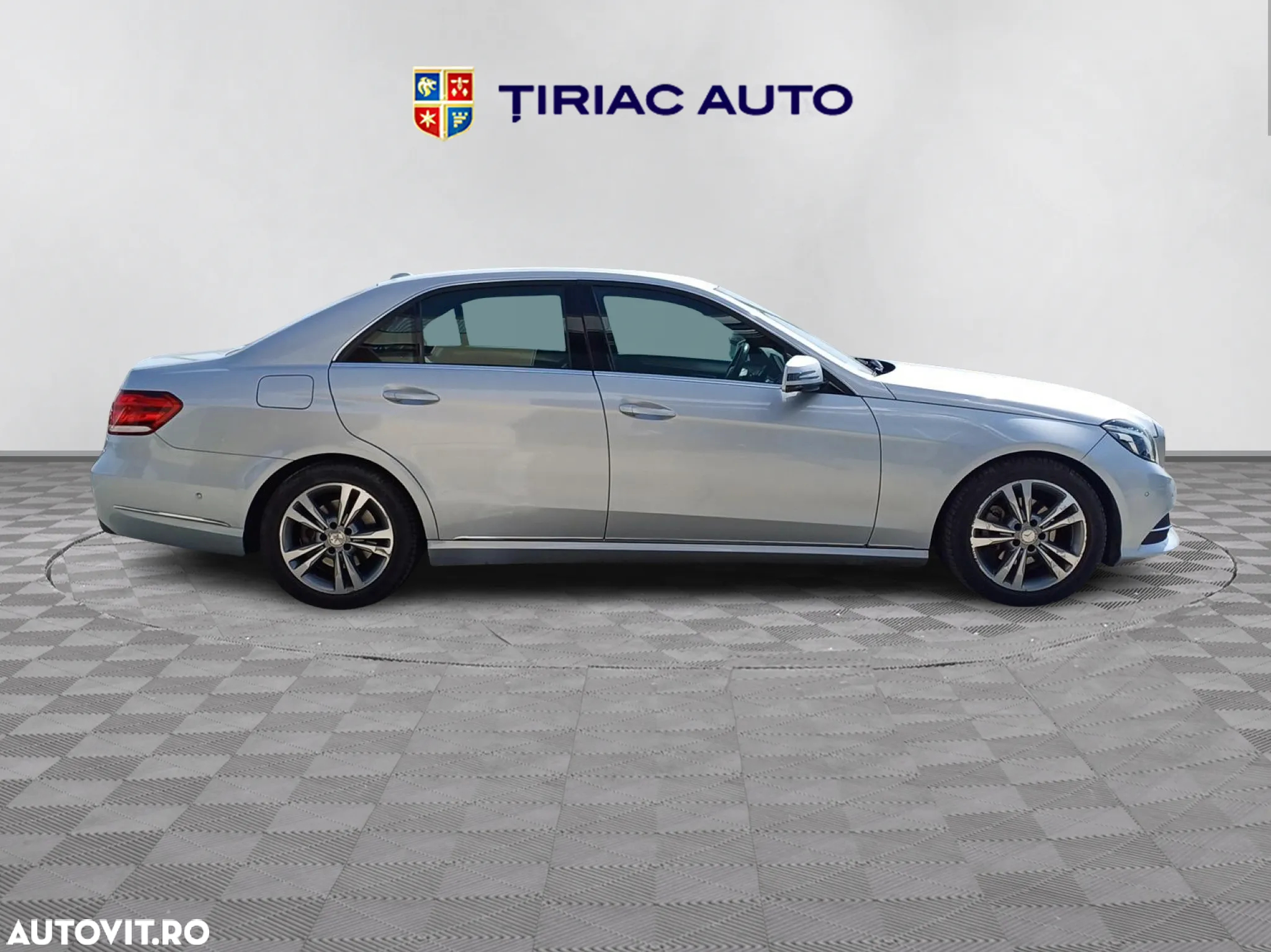Mercedes-Benz E 220 CDI DPF BlueEFFICIENCY 7G-TRONIC Avantgarde - 6