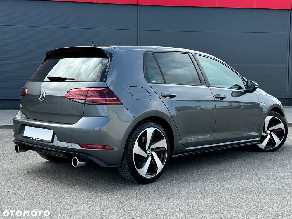Volkswagen Golf - 3