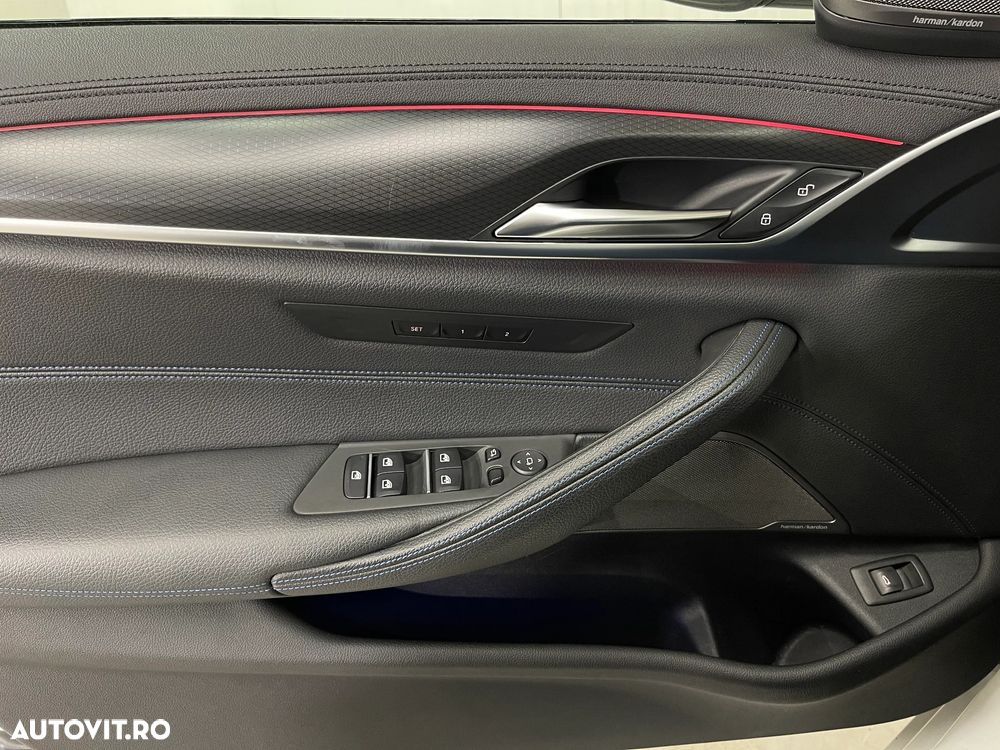 BMW Seria 5 530d xDrive Touring Aut. M Sport Edition - 37