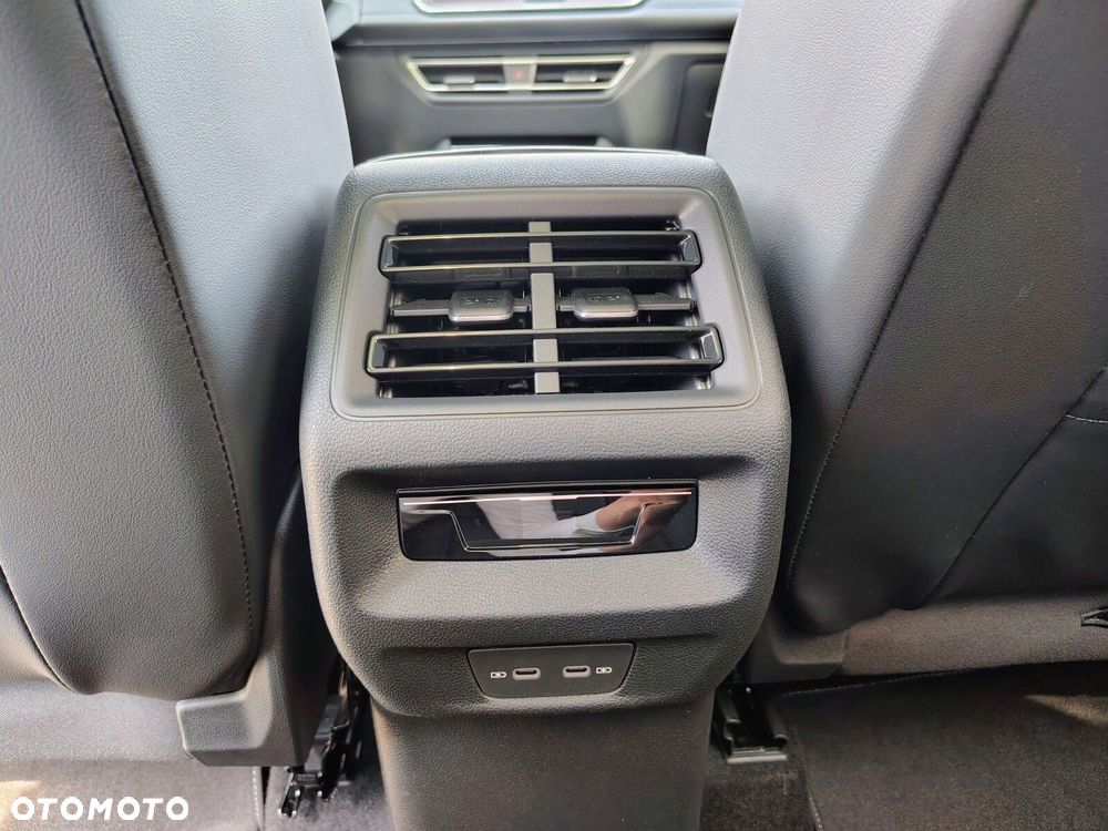 Volkswagen Tiguan - 32