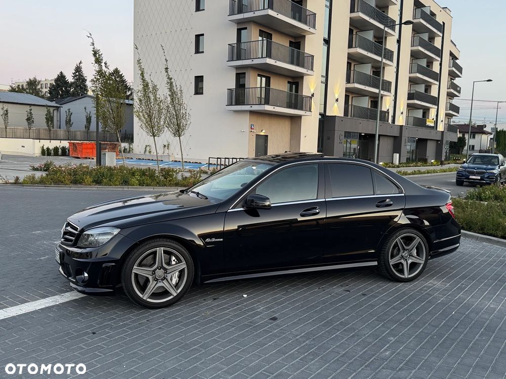 Mercedes-Benz Klasa C 63 AMG - 7