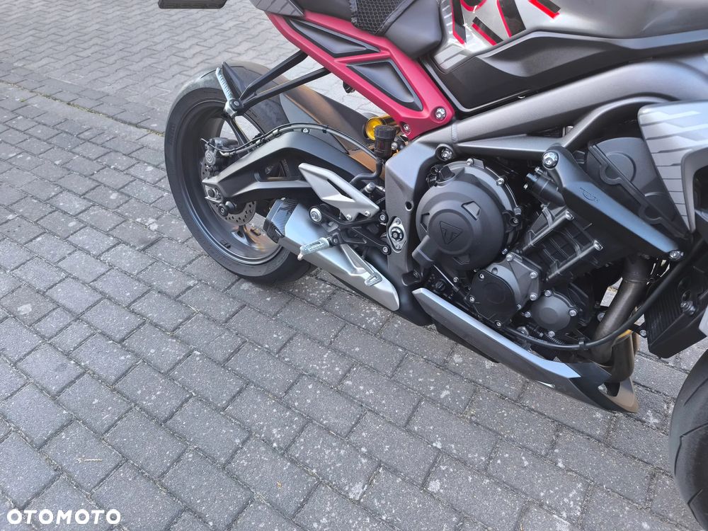 Triumph Street Triple - 26