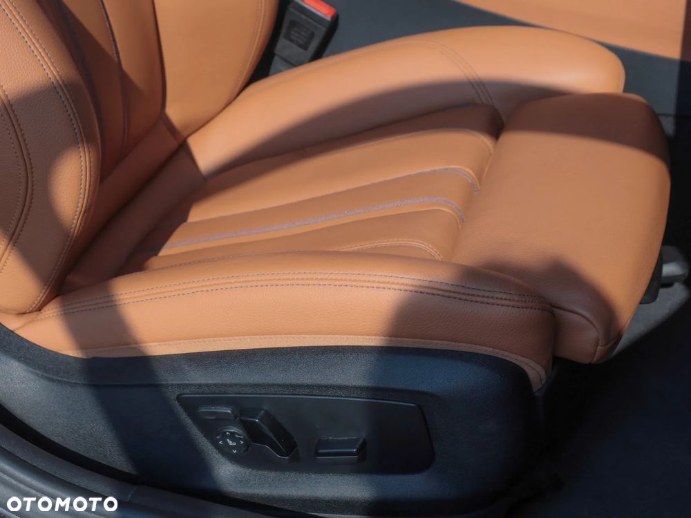 BMW Seria 5 530e Luxury Line sport - 24