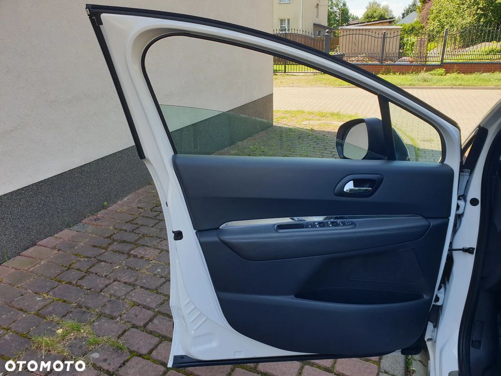 Peugeot 3008 HDi 150 Allure - 21