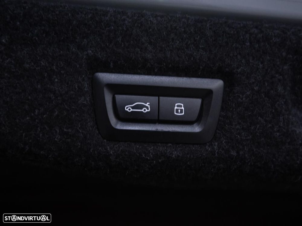 BMW 530 e Pack Desportivo M - 14