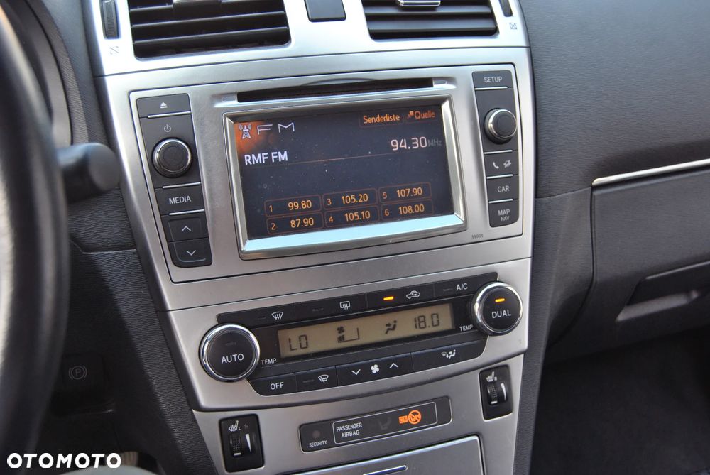 Toyota Avensis 1.8 Premium EU5 - 21