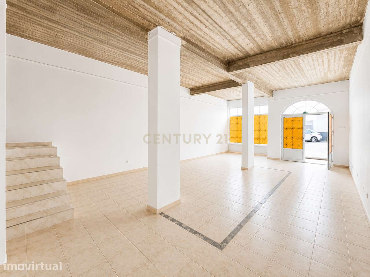 Loja Comercial para Arrendamento no Centro de Lagoa, Algarve. - Grande imagem: 5/9