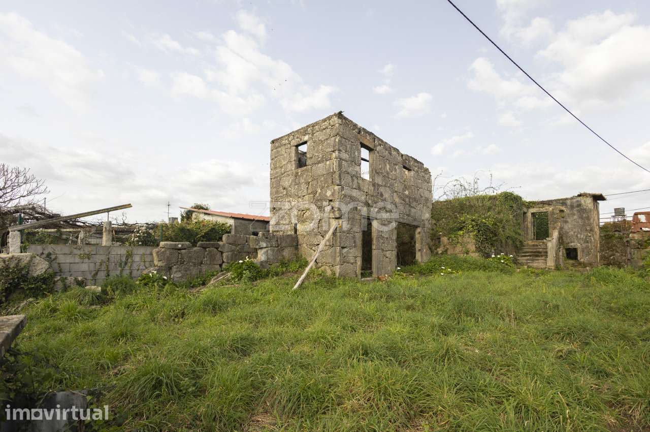 Terreno misto com projeto aprovado - Grande imagem: 2/23