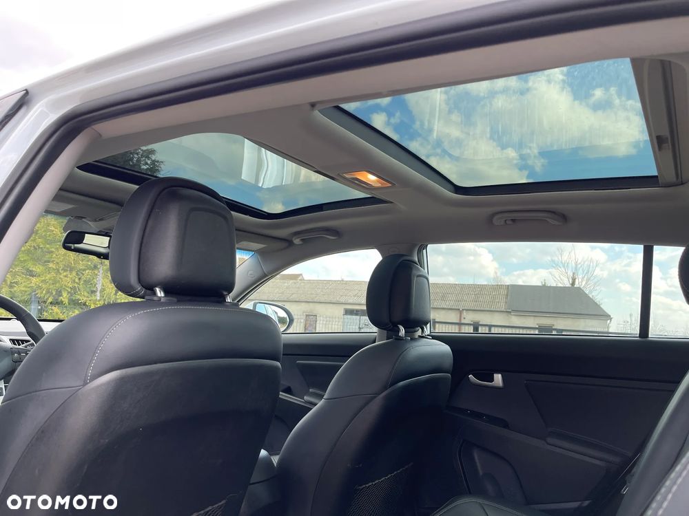 Kia Sportage 2.0 CRDI 4WD Dream-Team Edition - 27