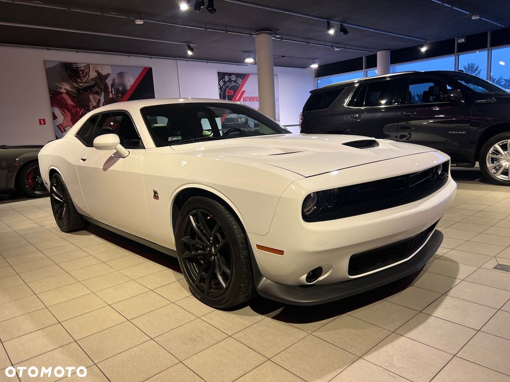 Dodge Challenger 6.4 Scat Pack - 4