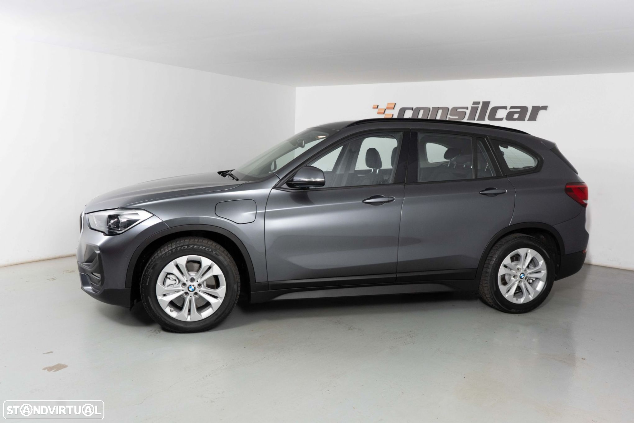 BMW X1 25 e xDrive Corporate Edition - 6