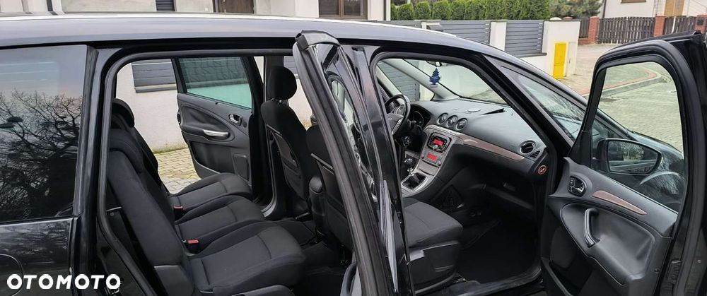 Ford Galaxy - 25