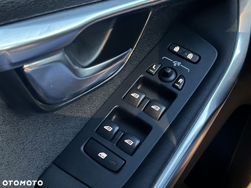 Volvo V40 D2 Drive-E Inscription - 16