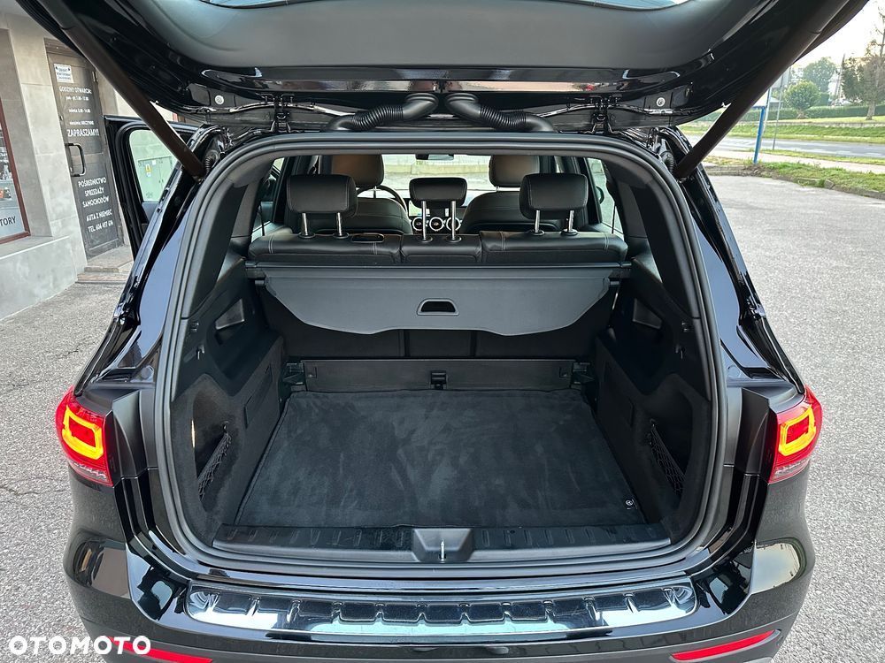 Mercedes-Benz GLB - 23