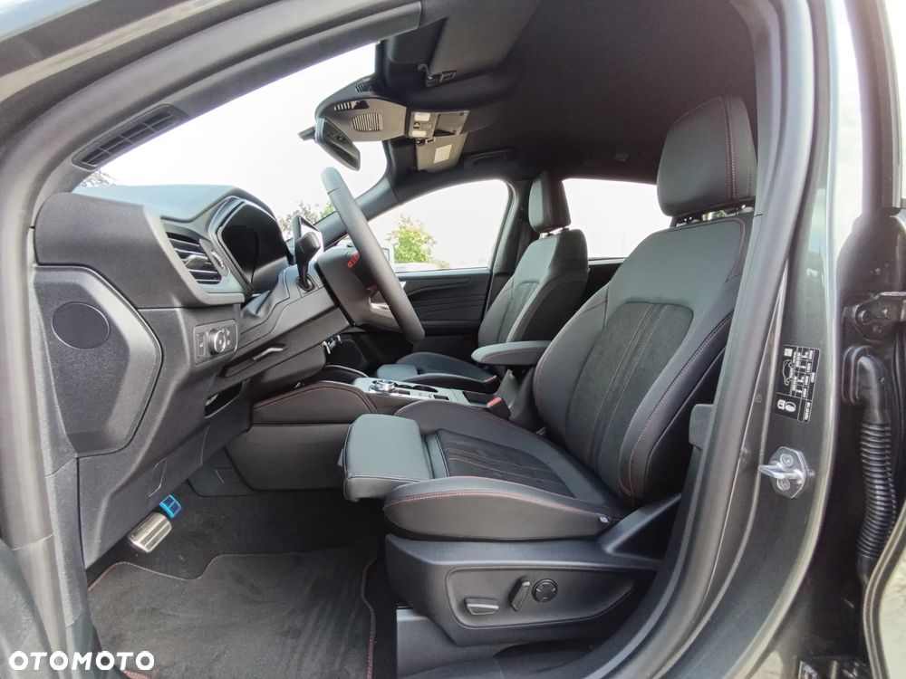 Ford Kuga 2.5 FHEV FWD ST-Line X - 23