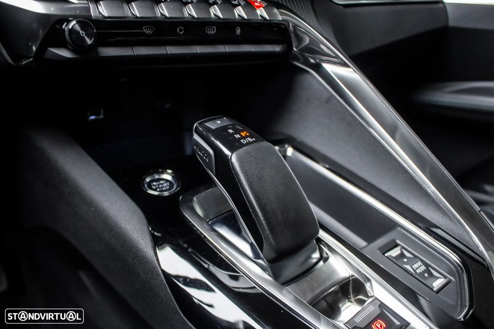 Peugeot 3008 1.6 Hybrid Allure e-EAT8 - 20