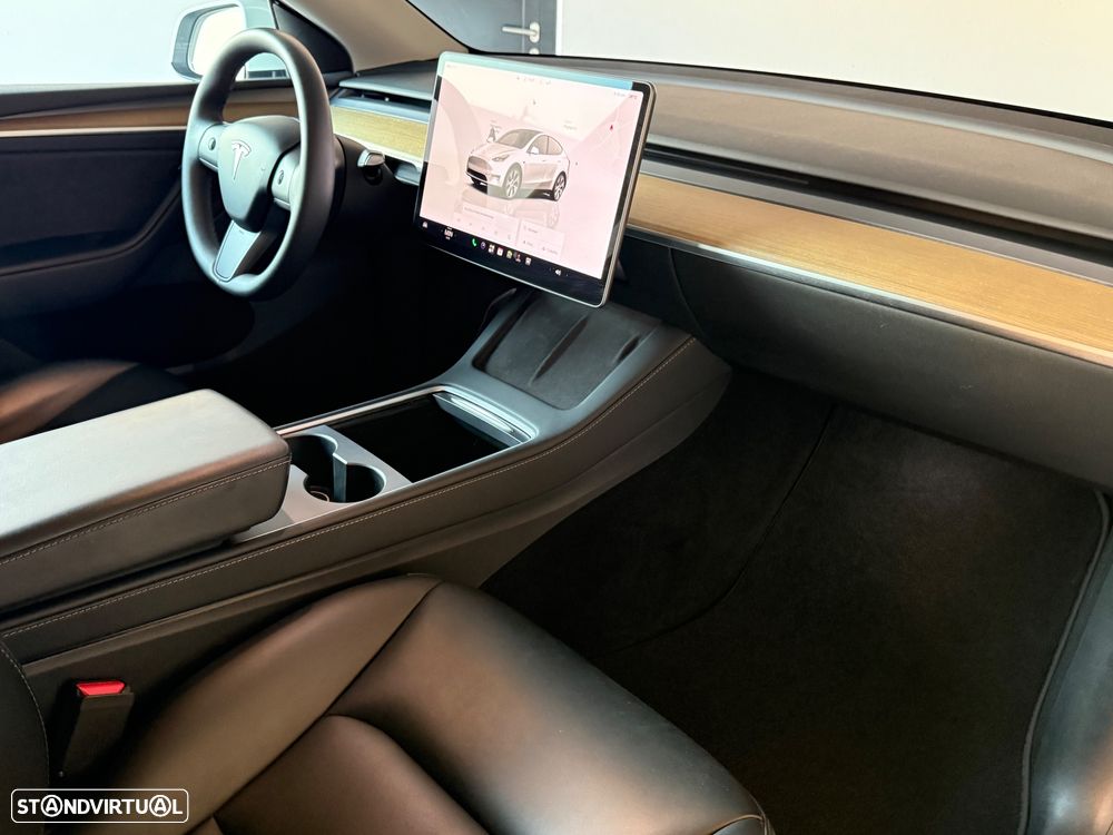 Tesla Model Y Standard - 26