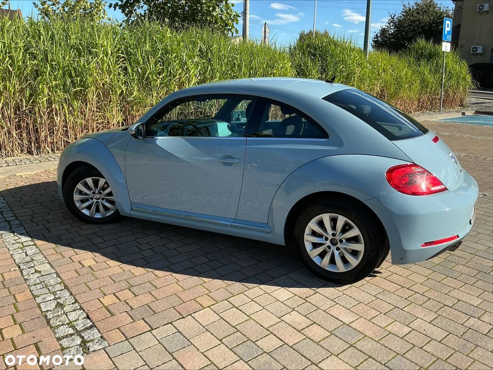 Volkswagen New Beetle - 5