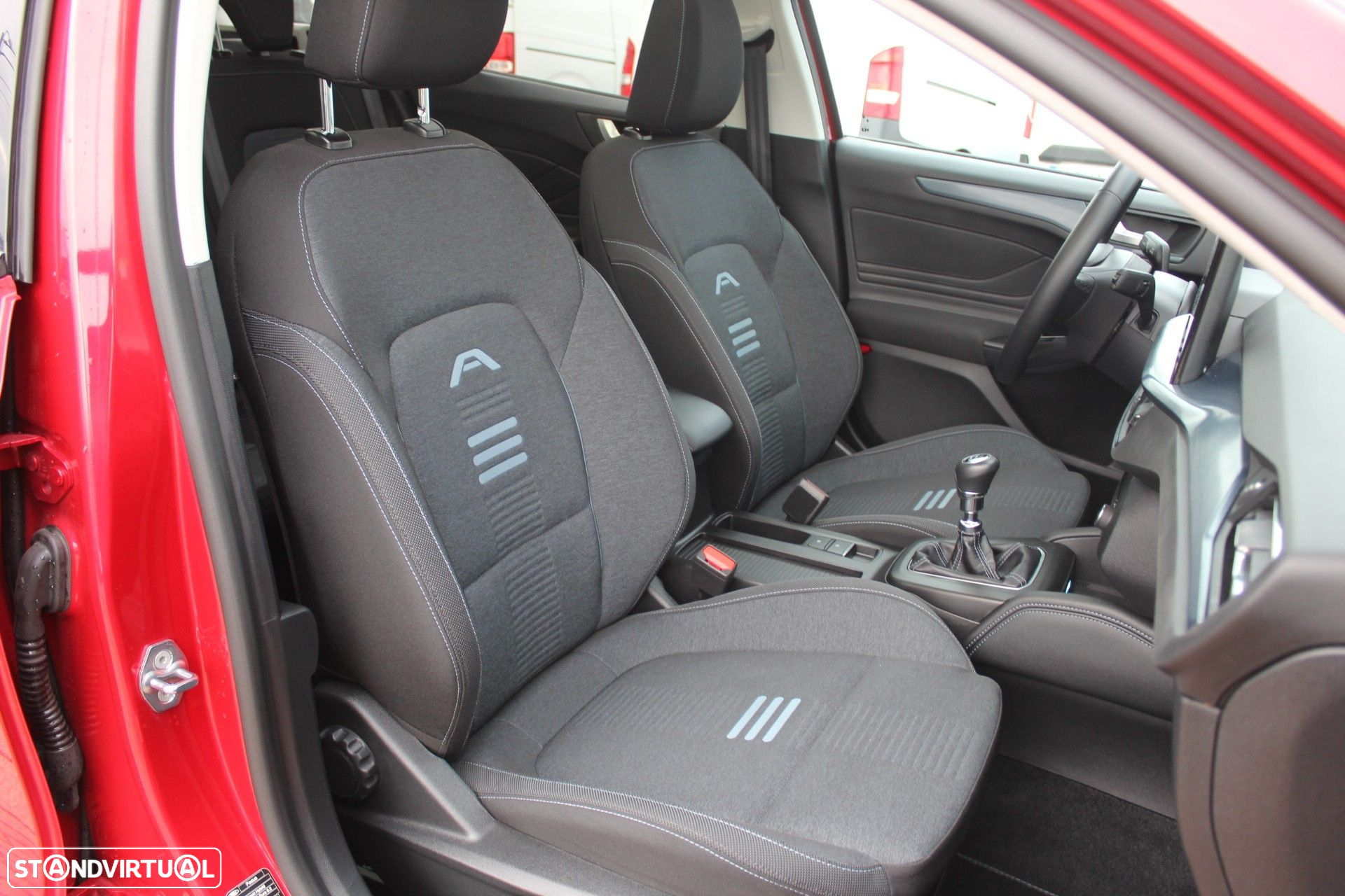 Ford Focus SW 1.0 EcoBoost MHEV Active X - 17