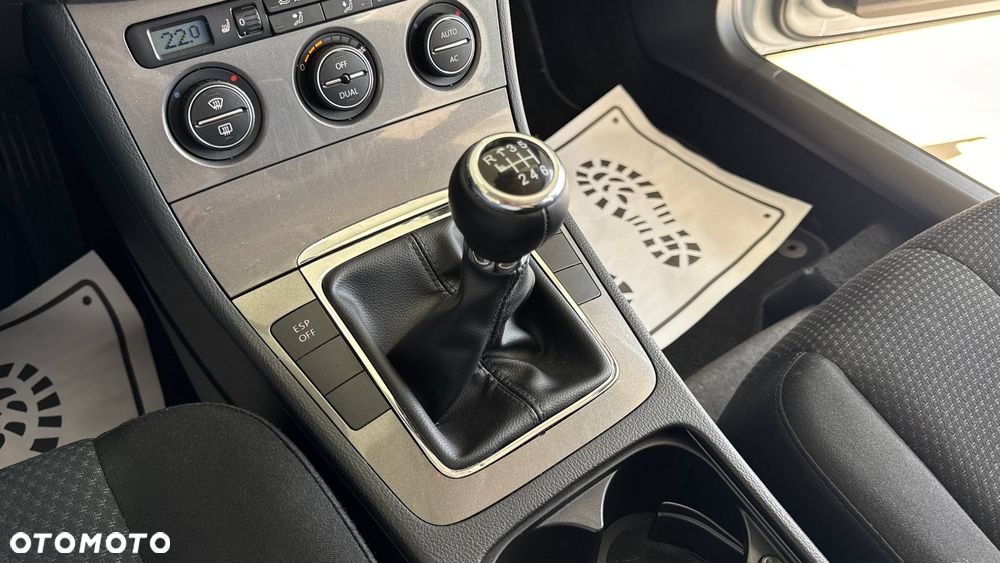 Volkswagen Passat - 28