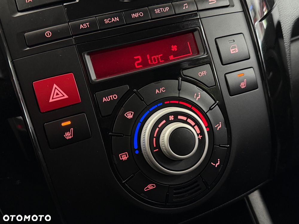 Kia Venga - 6