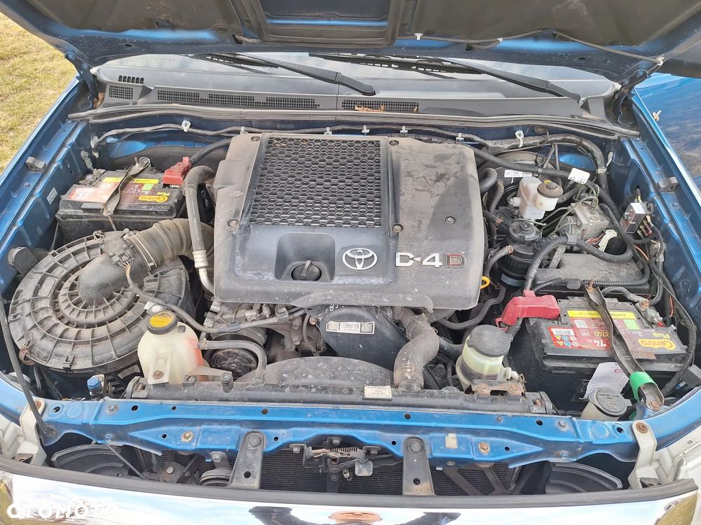 Toyota Hilux 2.5 D-4D DLX - 20