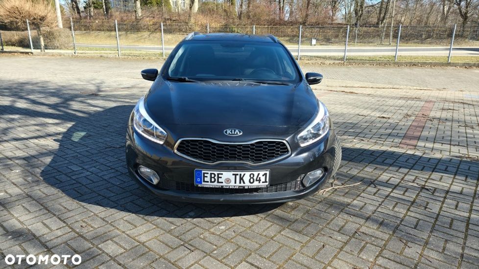 Kia Ceed 1.6 GDI Dream Team Edition - 12