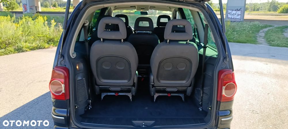 Volkswagen Sharan 1.9 TDI Comfortline Tiptr - 16